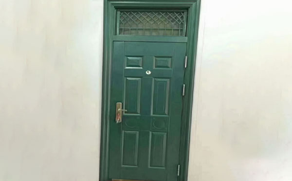 柯坪学校教室门