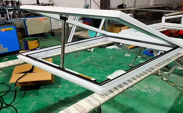 某地下车库出入口柯坪排烟窗配置工程